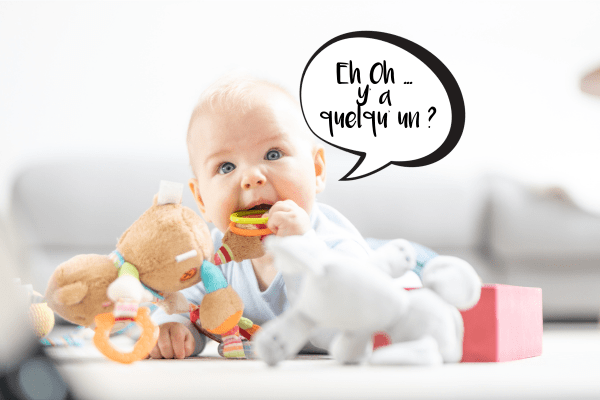 A partir de quel âge un bébé peut-il jouer seul ?